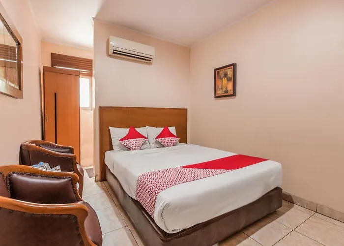 Standard Queen Room